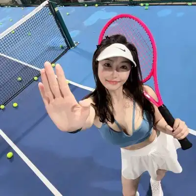 谭玲